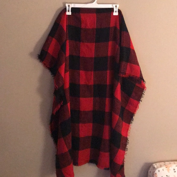 Old Navy Accessories - Buffalo Blanket Scarf